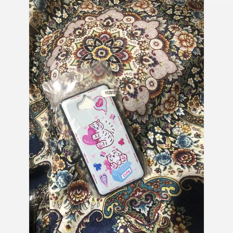 قاب Y5 2017 یک